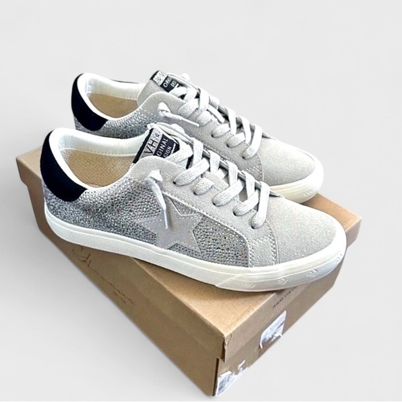 Vintage Havana Women’s rhinestone sneaker-size 7.5-grey/silver-brand new - Picture 2 of 15